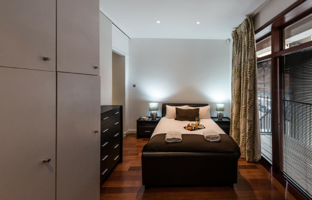 Base Serviced Apartments - Sir Thomas Street Liverpool Dış mekan fotoğraf