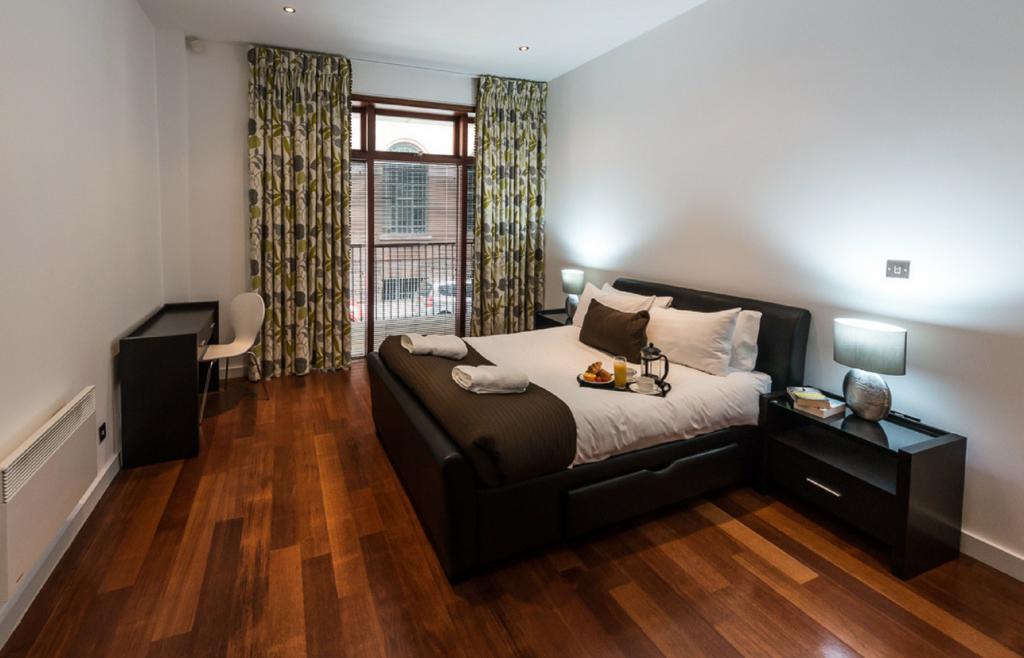 Base Serviced Apartments - Sir Thomas Street Liverpool Dış mekan fotoğraf